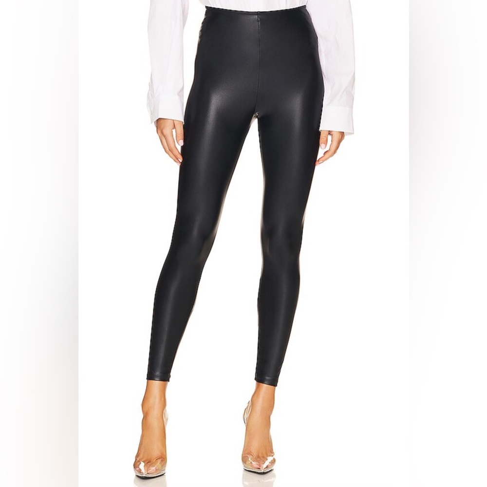 Matte Metallic Legging
Commando
Color: Oxide
Size: XS
Qty: 1
$118.00